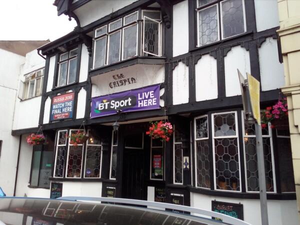 Best Sports Bars in Newport - Crispin
