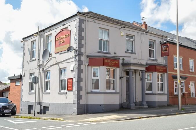 Best Sports Bars in Wigan - Brickmakers Arms