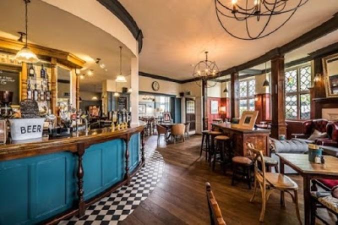 Best Sports Bars in Greenford - Bridge Hotel