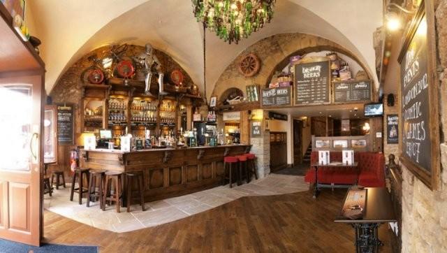Best Sports Bars in Lyon - King Arthur