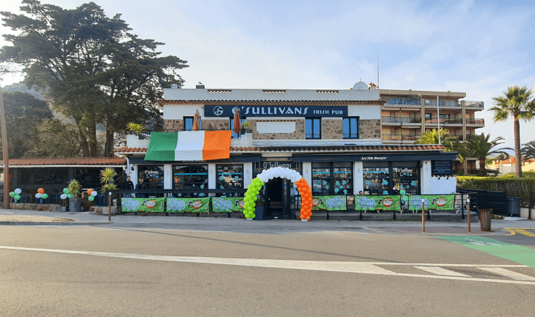 Best Sports Bars in Mandelieu la Napoule - O'Sullivans By The Beach