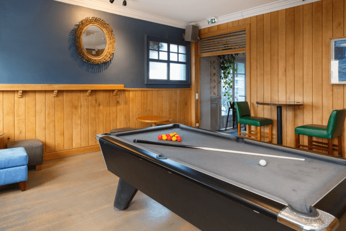 Best Sports Bars in Mandelieu la Napoule - O'Sullivans By The Beach