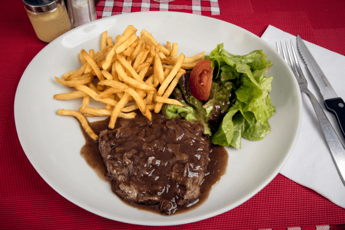 Best Sports Bars in Paris - Le Petit Hameau - Bistrot à l'ancienne