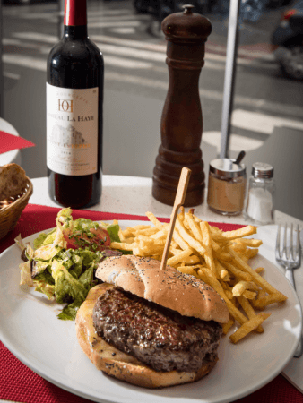 Best Sports Bars in Paris - Le Petit Hameau - Bistrot à l'ancienne