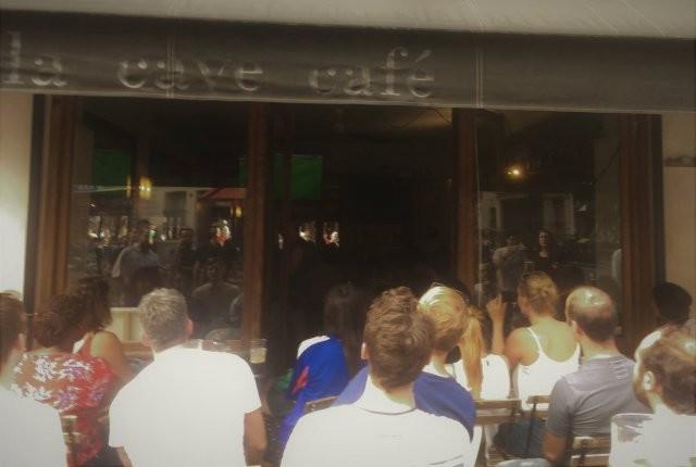 Best Sports Bars in Paris - La Cave Café