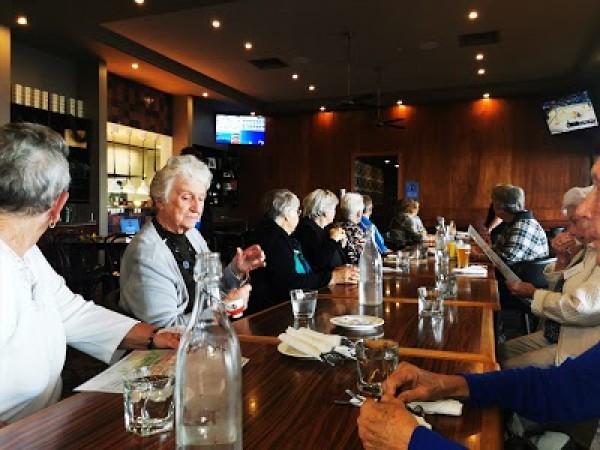 Best Sports Bars in Hope Island - Hope Island Tavern