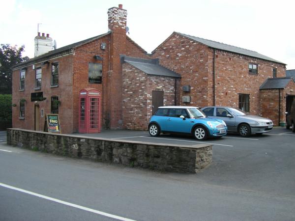 Best Sports Bars in Hereford - Golden Cross Inn