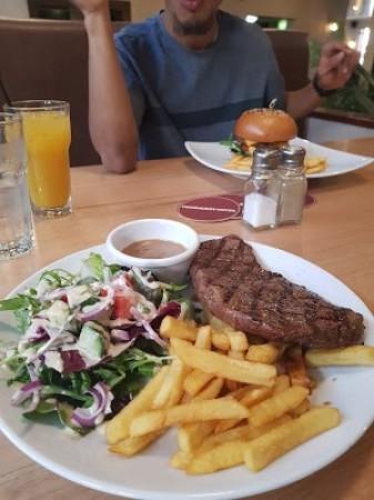 Best Sports Bars in Sydney - Penshurst Hotel