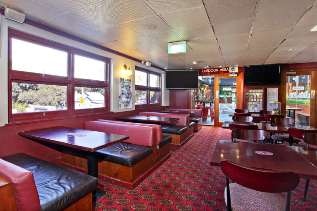 Best Sports Bars in Sydney - Victoria Hotel