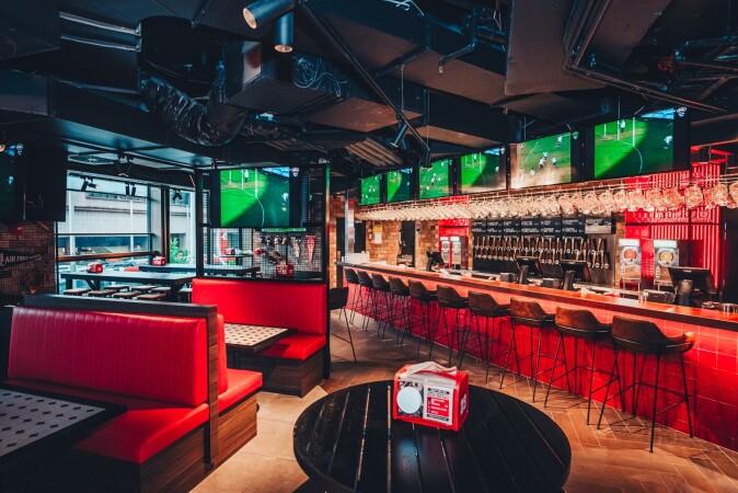 Best Sports Bars in Sydney - Winghaus - Circular Quay