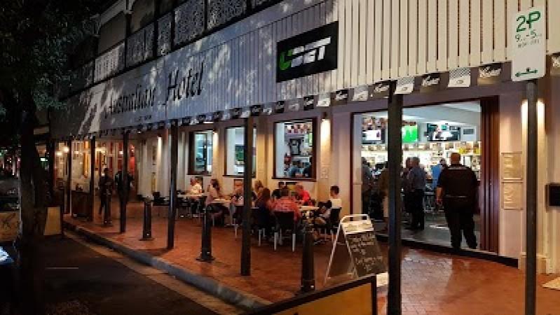 Best Sports Bars in South Townsville - Australian Hotel Townsville
