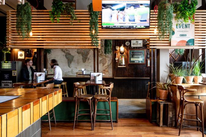 Best Sports Bars in Richmond - Richmond Club Hotel