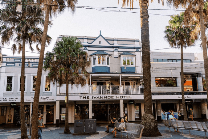 Best Sports Bars in Manly Beach - Ivanhoe Hotel