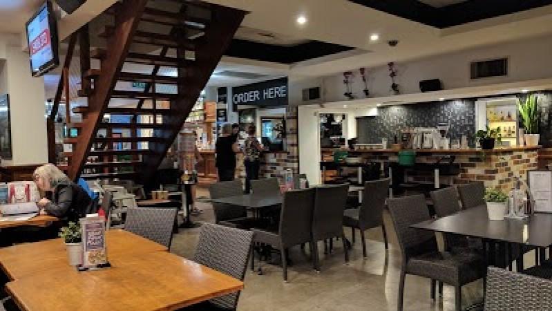 Best Sports Bars in Maroochydore - The Duporth Tavern