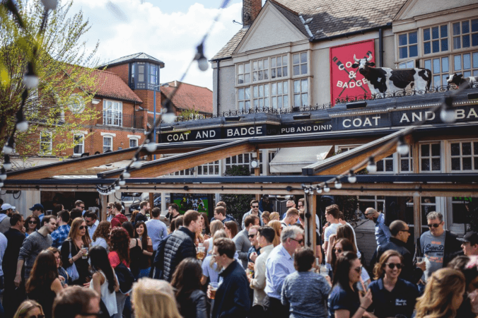 Best Sports Bars in London - Coat & Badge