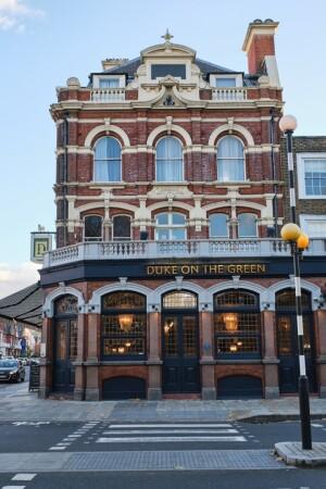 Best Sports Bars in Fulham - Duke on the Green
