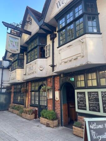 Best Sports Bars in Guildford - Weyside
