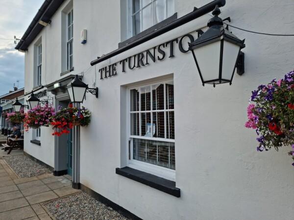 Best Sports Bars in Hopton - Turnstone Public House