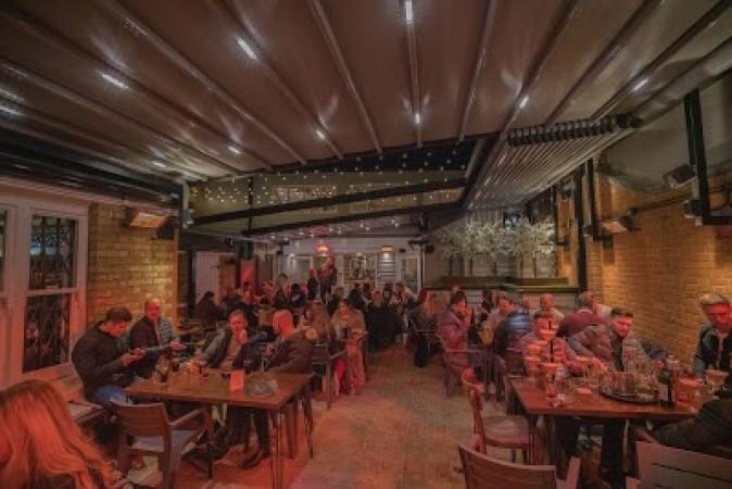 Best Sports Bars in Chelmsford - Courtyard