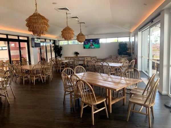 Best Sports Bars in Casula - Crossroads Hotel
