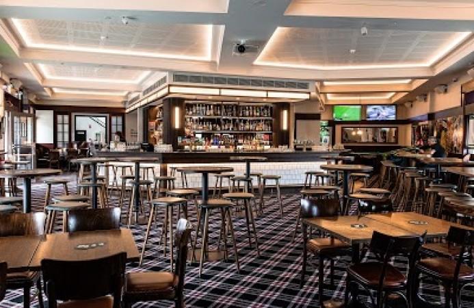 Best Sports Bars in WAVERLEY - Robin Hood Hotel