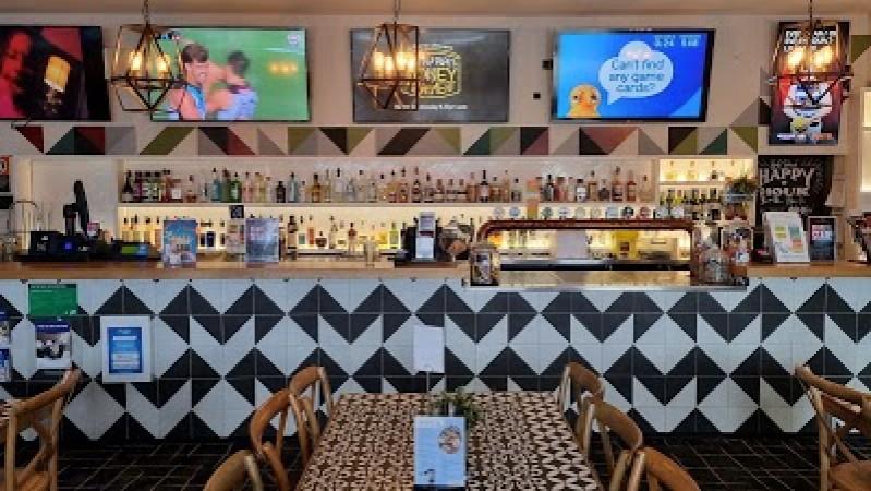Best Sports Bars in Fairy Meadow - Cabbage Tree Hotel