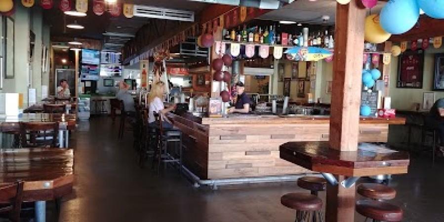 Best Sports Bars in SURFERS PARADISE - Chevron Island Tavern