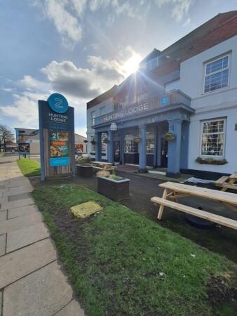 Best Sports Bars in Whitley Bay - Hunting Lodge Whitley Bay