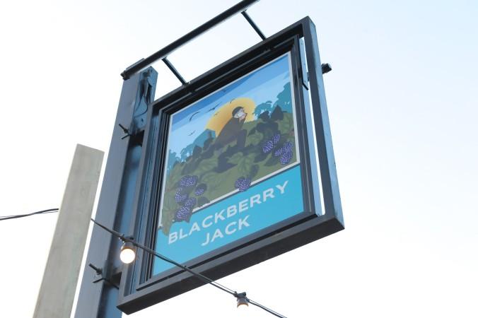Best Sports Bars in St Albans - Blackberry Jack St Albans