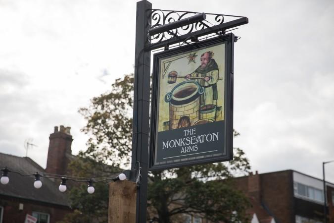 Best Sports Bars in Whitley Bay - Monkseaton Arms Whitley Bay