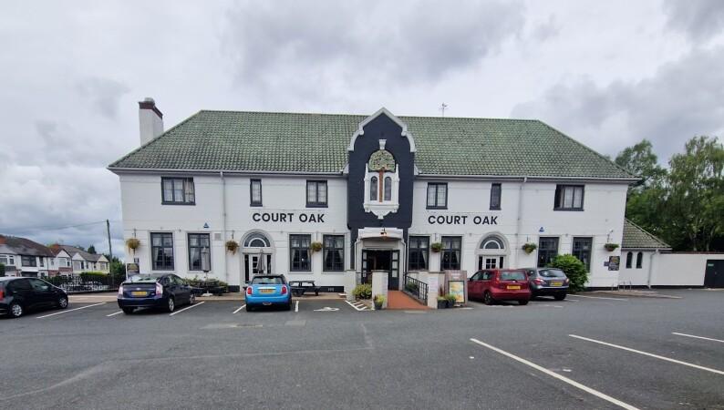 Best Sports Bars in Birmingham - Court Oak Harborne
