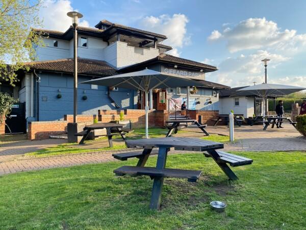 Best Sports Bars in Milton Keynes - Gifford Park Milton Keynes