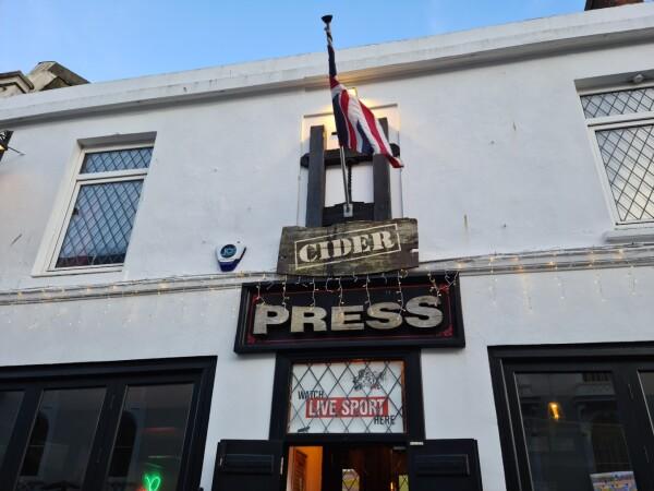 Best Sports Bars in Torquay - Cider Press