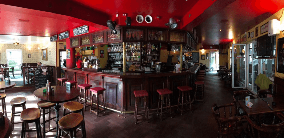 Best Sports Bars in Frankfurt am Main - The Fox and Hound