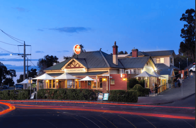 Best Sports Bars in Bendigo - Old Boundary Hotel