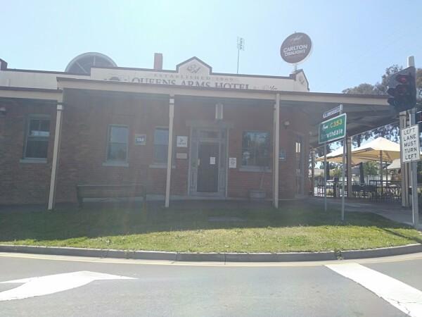 Best Sports Bars in Quarry Hill - Queens Arms Hotel