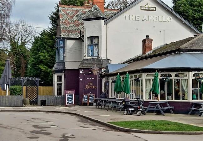 Best Sports Bars in Hull - Apollo