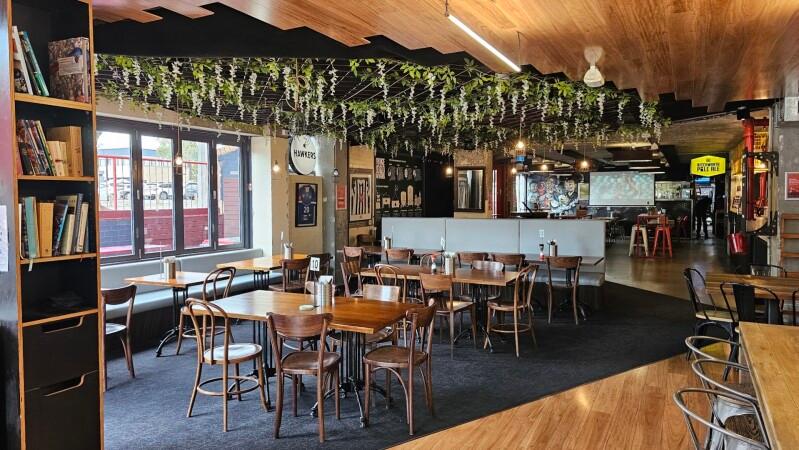Best Sports Bars in Weston - Meating Room