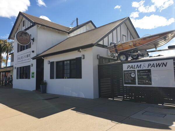 Best Sports Bars in North Wagga Wagga - Palm & Pawn Hotel