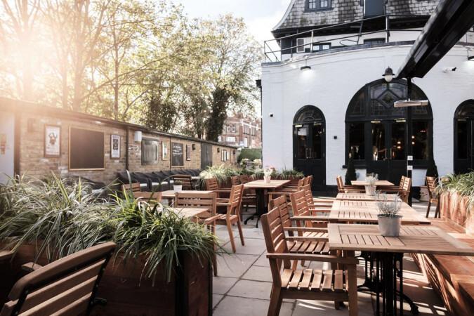Best Sports Bars in London - The Red Lion