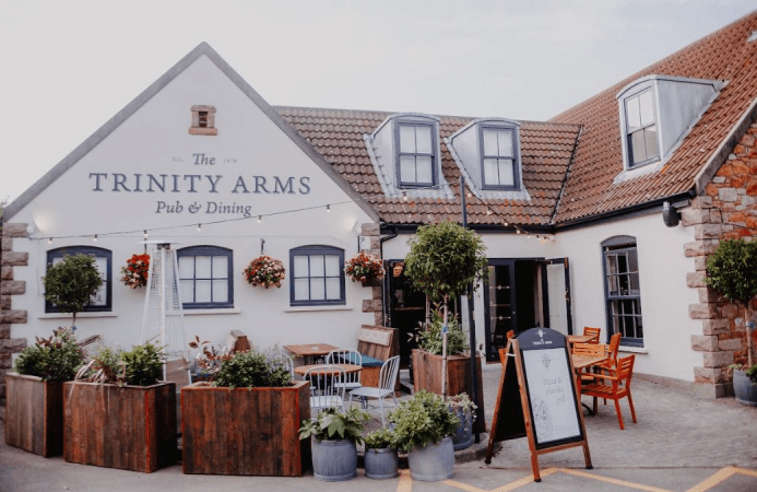 Best Sports Bars in Trinity - Trinity Arms