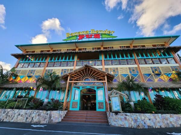 Best Sports Bars in Palmview - Banana Bender Hotel