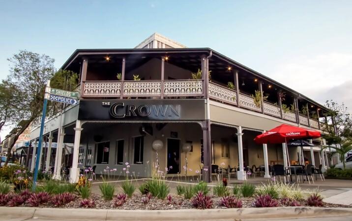 Best Sports Bars in Cairns City - The Crown Hotel