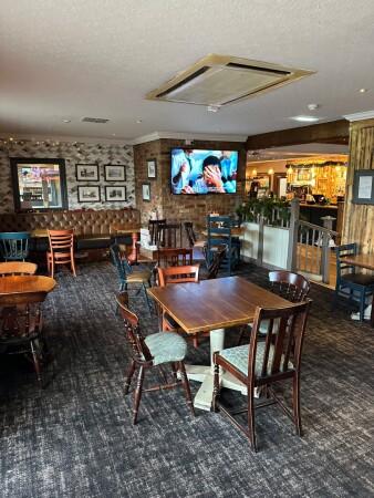 Best Sports Bars in Hull - Whistling Goose (Sutton Fields)