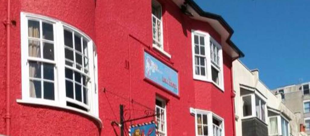 Best Sports Bars in Brighton - The Lion & Lobster
