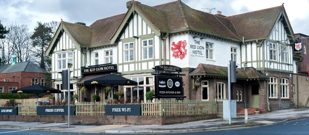 Best Sports Bars in Portsmouth - Red Lion Hotel
