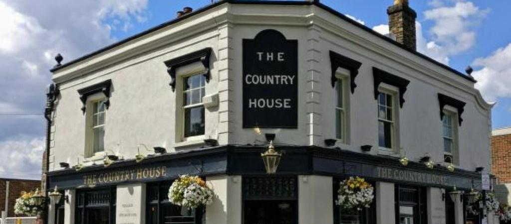 Best Sports Bars in London - Country House