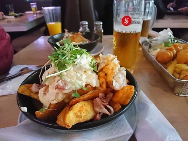 Best Sports Bars in Auckland - The Right Track Sports Cafe