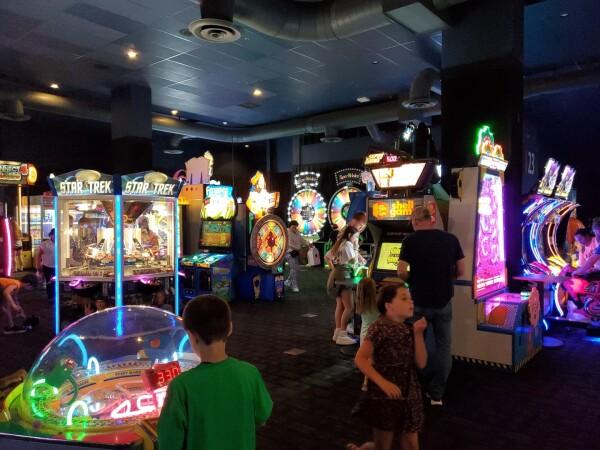 Best Sports Bars in Providence - Dave & Busters @ Providence