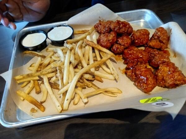 Best Sports Bars in Clinton Township - Buffalo Wild Wings @ Clinton Township, Mi
